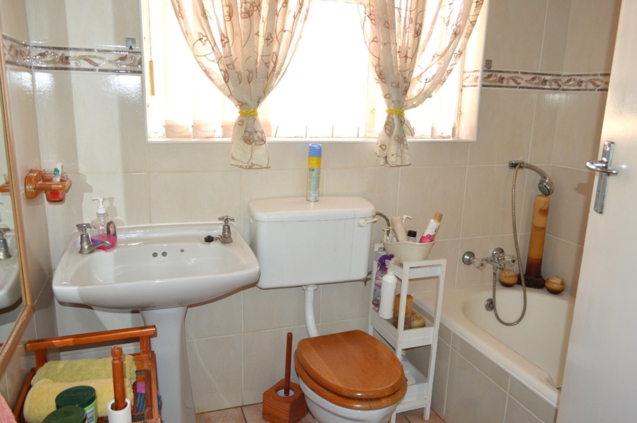 4 Bedroom Property for Sale in Wilkeville North West